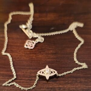 Kendra Scott necklace